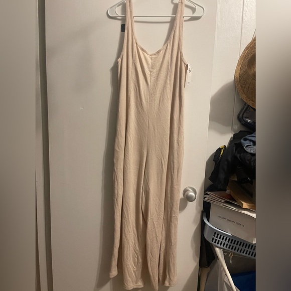 Cute beige cozy jumpsuit from GILLY hicks size L. - Picture 2 of 8